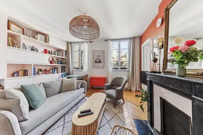 Coin salon dans l'établissement Appartement cosy au cœur du Marais