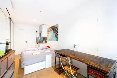 Un ou plusieurs lits dans un hébergement de l'établissement Charming stay in the 16th