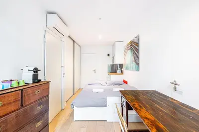 Un ou plusieurs lits dans un hébergement de l'établissement Charming stay in the 16th
