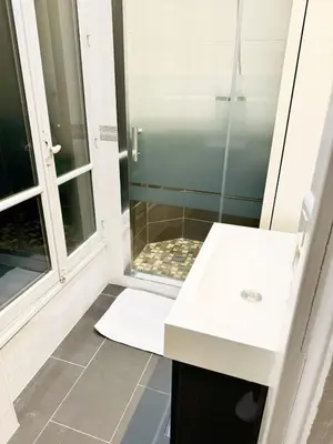 Salle de bains dans l'établissement Élysées Charm
