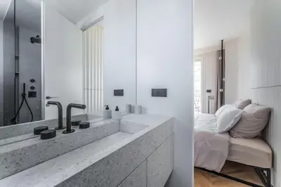 Salle de bains dans l'établissement Luxueux Appartement Haussmannien avec Vue sur Paris
