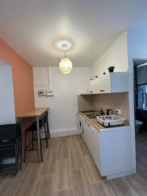 Cuisine ou kitchenette dans l'établissement HL Home Paris Ivry