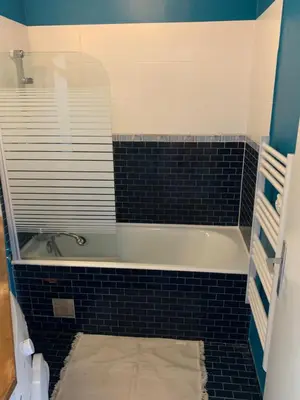 Salle de bains dans l'établissement Paris La Défense - Santorin Apartment with jacuzzi