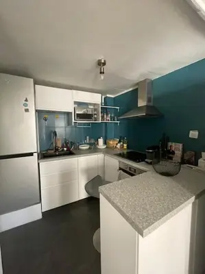Cuisine ou kitchenette dans l'établissement Charming apartment 40 m2, 10th