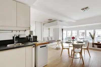 Cuisine ou kitchenette dans l'établissement Cozy studio - 2P - Place de la Bourse