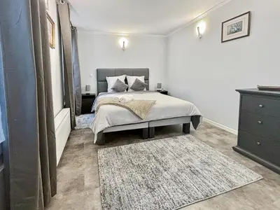 Un ou plusieurs lits dans un hébergement de l'établissement Luxury Apartment Paris Saint-Honoré - Rentaway BnB