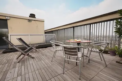Balcon ou terrasse dans l'établissement Top floor with Eiffel Tower view and roof top
