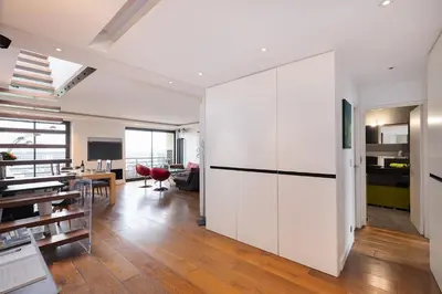 Cuisine ou kitchenette dans l'établissement Top floor with Eiffel Tower view and roof top