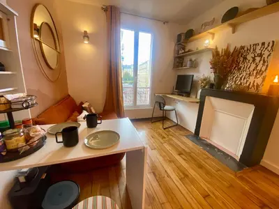 Télévision ou salle de divertissement dans l'établissement studio lumineux - Jonquière