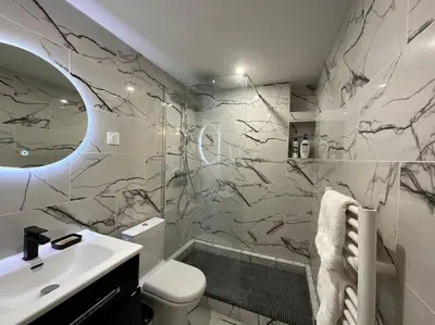 Salle de bains dans l'établissement KS Paris studio appart near station Gare du Nord and gare de l Est