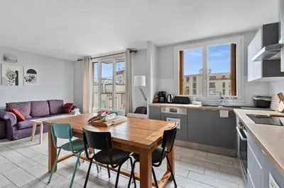 Cuisine ou kitchenette dans l'établissement Cosy in Paris
