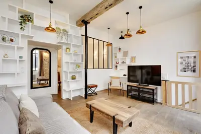 Télévision ou salle de divertissement dans l'établissement Magnifique loft 6P proche Bastille