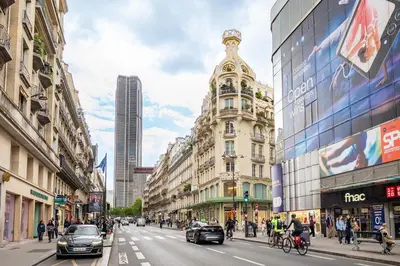 Vue générale sur Paris ou vue de la ville depuis l'appartement