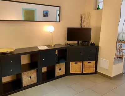 Télévision ou salle de divertissement dans l'établissement Paris Montmartre, Mairie du 18e