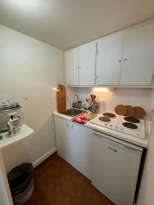 Cuisine ou kitchenette dans l'établissement 2 chambres 9mn Arc de Triomphe