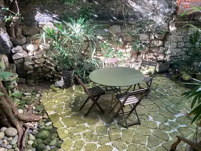 Jardin de l'établissement Maison avec jardin