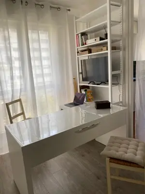 Télévision ou salle de divertissement dans l'établissement Studio Angela proche Tour Eiffel