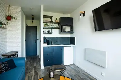 Cuisine ou kitchenette dans l'établissement Charmant studio à Saint-Denis - accès direct Paris & Stade de France