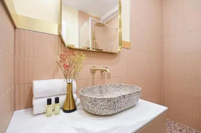 Salle de bains dans l'établissement Bel appartement pour 6 personnes proche Champs Elysees