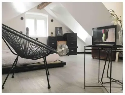 Télévision ou salle de divertissement dans l'établissement View Eiffel Tower