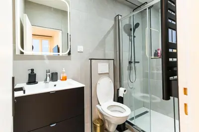 Salle de bains dans l'établissement Town House Nation, Bastille, AC by LCC Agency