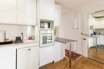 Cuisine ou kitchenette dans l'établissement Porte Versailles 1BDR