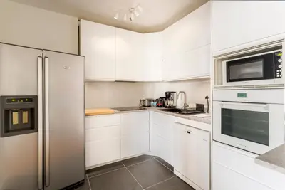 Cuisine ou kitchenette dans l'établissement Porte Versailles 1BDR