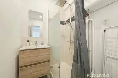 Salle de bains dans l'établissement Flexliving - room - Houel