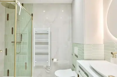 Salle de bains dans l'établissement Terrace Getaway - Le Marais - with AC