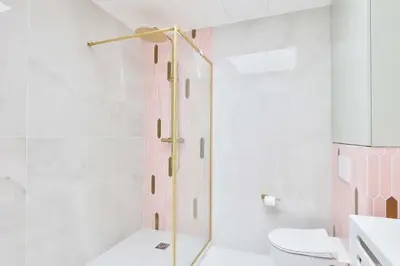 Salle de bains dans l'établissement Romantic Getaway - Le Marais - with AC