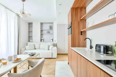 Cuisine ou kitchenette dans l'établissement Romantic Getaway - Le Marais - with AC