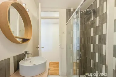 Salle de bains dans l'établissement Flexliving - room - Abbé Groult