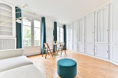 Coin salon dans l'établissement Appartement Haussmannien lumineux et central