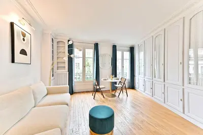 Coin salon dans l'établissement Appartement Haussmannien lumineux et central