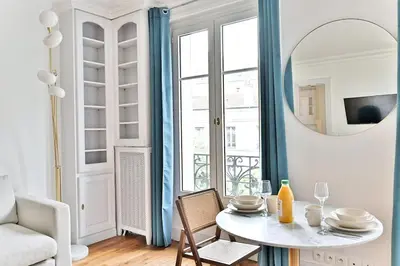Plan de l'établissement Appartement Haussmannien lumineux et central