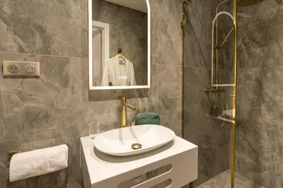 Salle de bains dans l'établissement Romantic Getaway - Le Marais - with AC