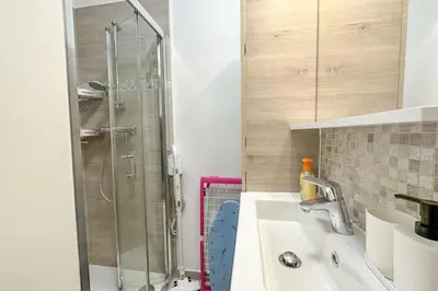 Salle de bains dans l'établissement Flexliving - room - Hameau