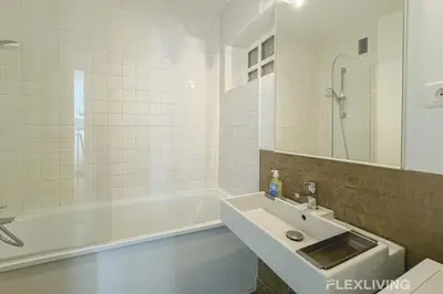 Salle de bains dans l'établissement Flexliving - Room - Friant