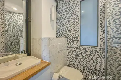 Salle de bains dans l'établissement Flexliving - Onebedroom - Malesherbes - Eiffel Tower view