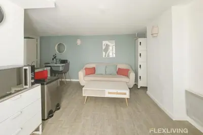 Cuisine ou kitchenette dans l'établissement Flexliving - Onebedroom - Hopital