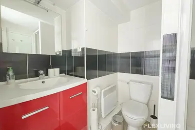 Salle de bains dans l'établissement Flexliving - Onebedroom - Hopital