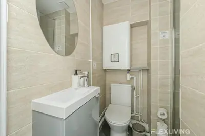 Salle de bains dans l'établissement Studio cosy à Neuilly Ligne 1 à 5min & La Défense