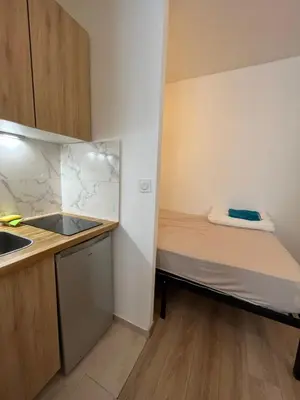 Cuisine ou kitchenette dans l'établissement Flat 800m to Champs de Mars