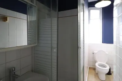 Salle de bains dans l'établissement Flexliving - whole apartment - Essai