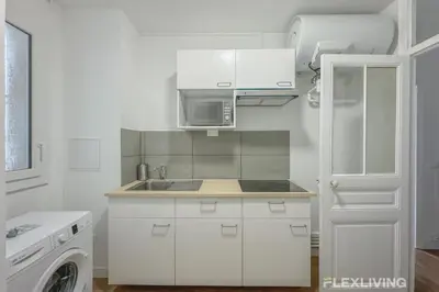 Cuisine ou kitchenette dans l'établissement Flexliving - Room - Henri Sellier - Suresnes 92