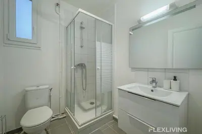 Salle de bains dans l'établissement Flexliving - Room - Henri Sellier - Suresnes 92