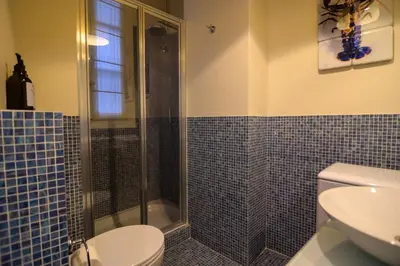 Salle de bains dans l'établissement Le Marais Moderne