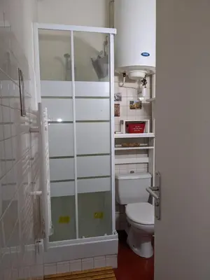 Salle de bains dans l'établissement Appartement Maubert-Luxembourg
