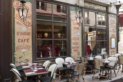 Restaurant ou autre lieu de restauration dans l'établissement Chic Saint Germain Apartment