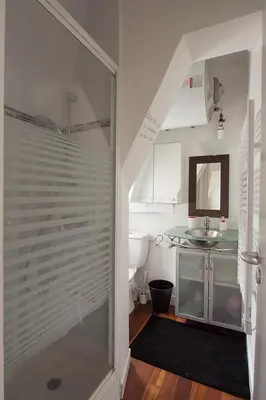 Salle de bains dans l'établissement Paris 9eme Cozy Home